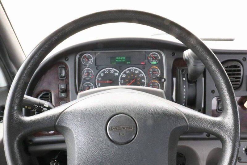 2021 Freightliner M2 106