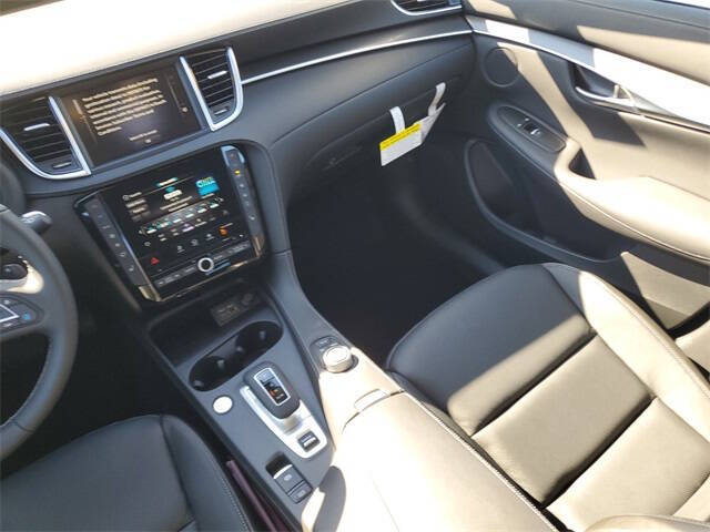 2025 Infiniti QX50 Luxe