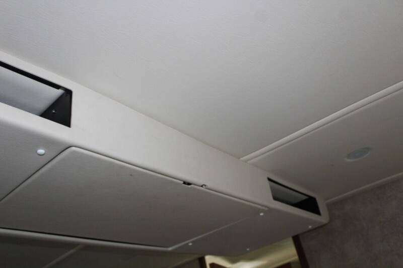 2014 Winnebago Forza 38R 340hp Cummins Diesel