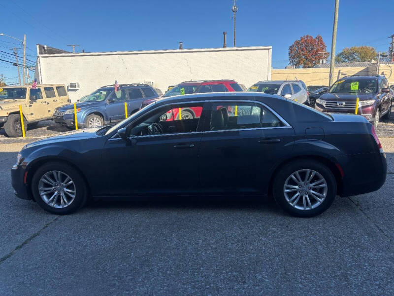 2017 Chrysler 300 Limited