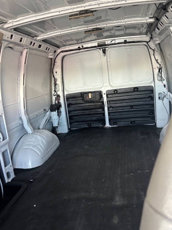 2022 Chevrolet Express 2500