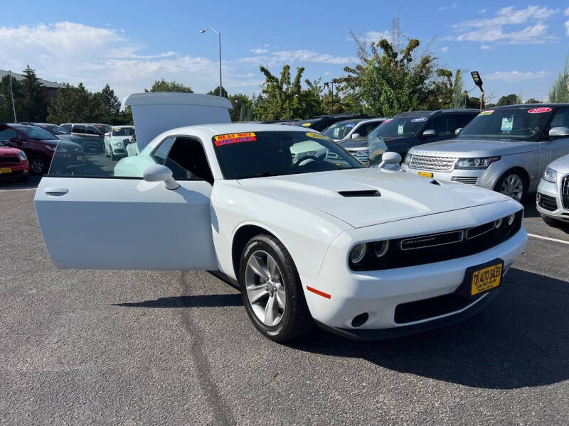 2018 Dodge Challenger SXT Plus