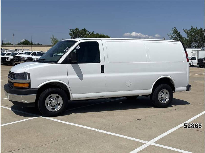 2023 Chevrolet Express 2500