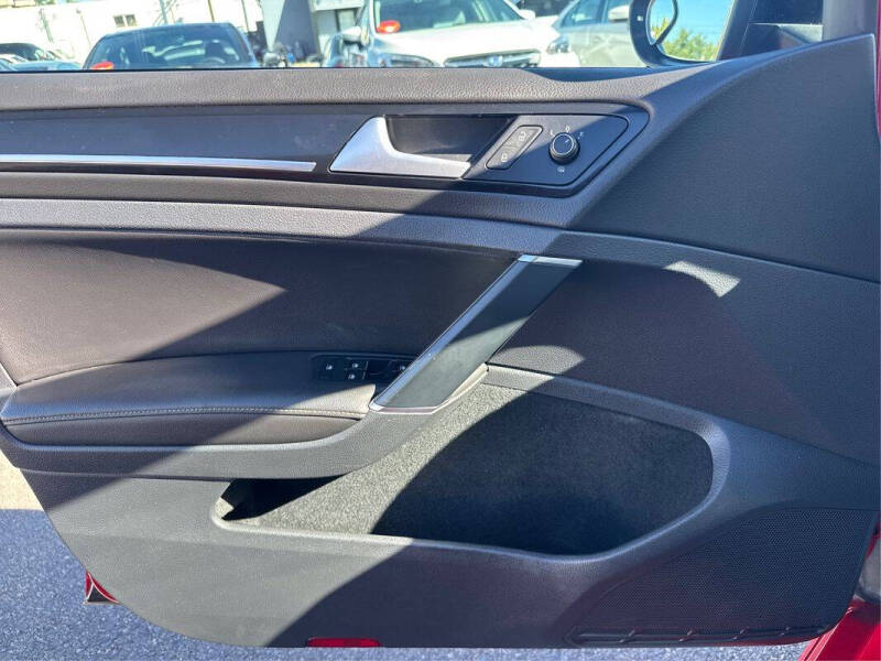 2016 Volkswagen Golf R 4Motion