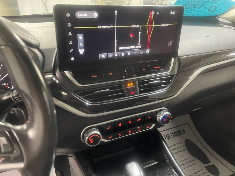 2023 Nissan Altima 2.5 SR