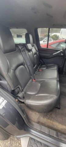 2012 Nissan Pathfinder LE