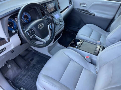 2015 Toyota Sienna