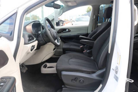 2017 Chrysler Pacifica Touring