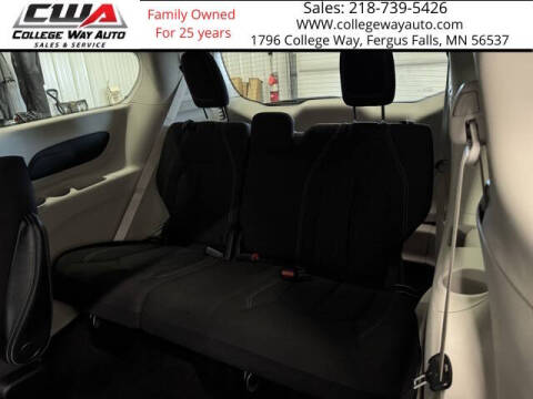 2021 Chrysler Voyager LX