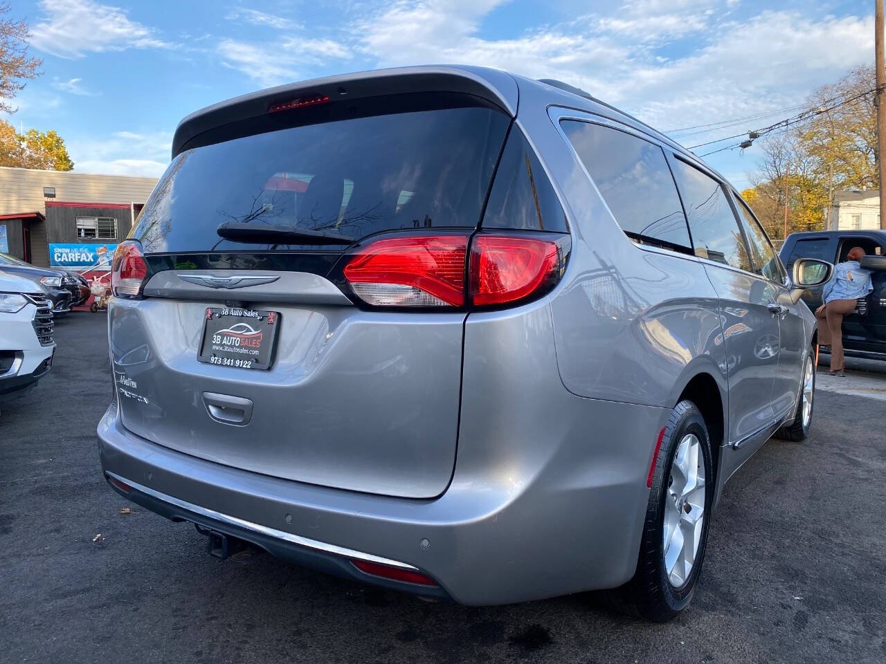 2017 Chrysler Pacifica for sale at 3B Auto Sales in Paterson, NJ