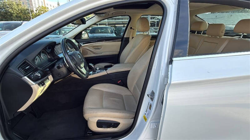 2016 BMW 5 Series 528i