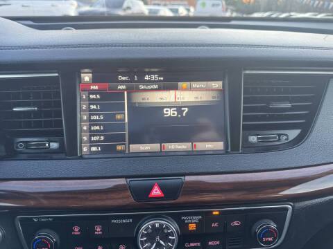 2017 Kia Cadenza Premium