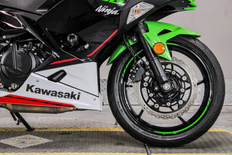 2022 Kawasaki Ninja 400 ABS KRT Edition