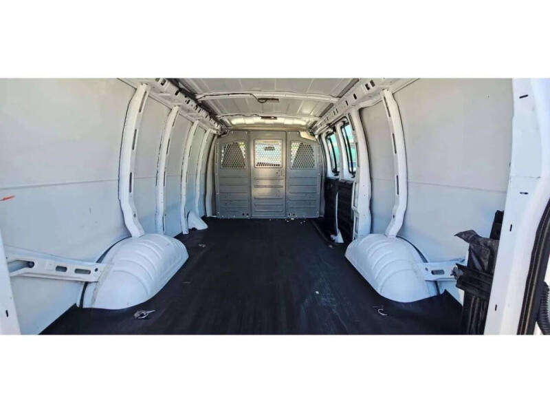 2022 Chevrolet Express 2500