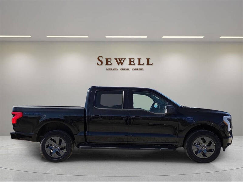 2025 Ford F-150 Lightning Flash