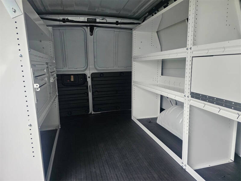 2025 Chevrolet Express 2500