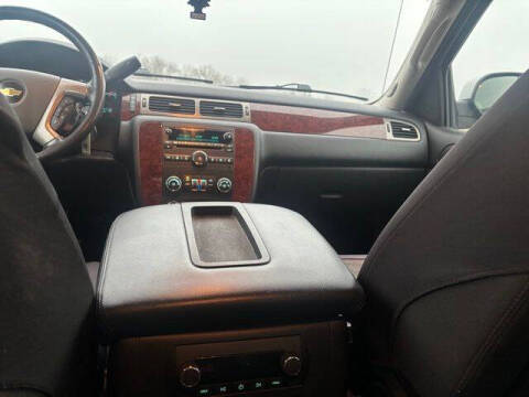 2011 Chevrolet Avalanche LS