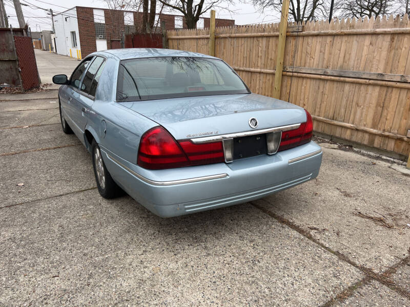 2005 Mercury Grand Marquis for sale at BRAVO AUTO EXPORT INC in Harper Woods MI