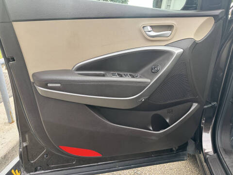 2017 Hyundai Santa Fe SE