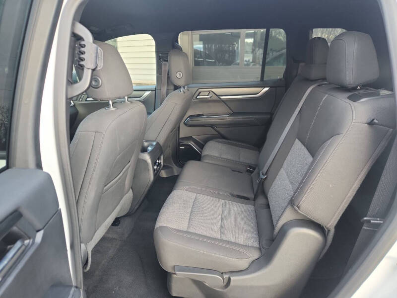 2025 GMC Acadia Elevation