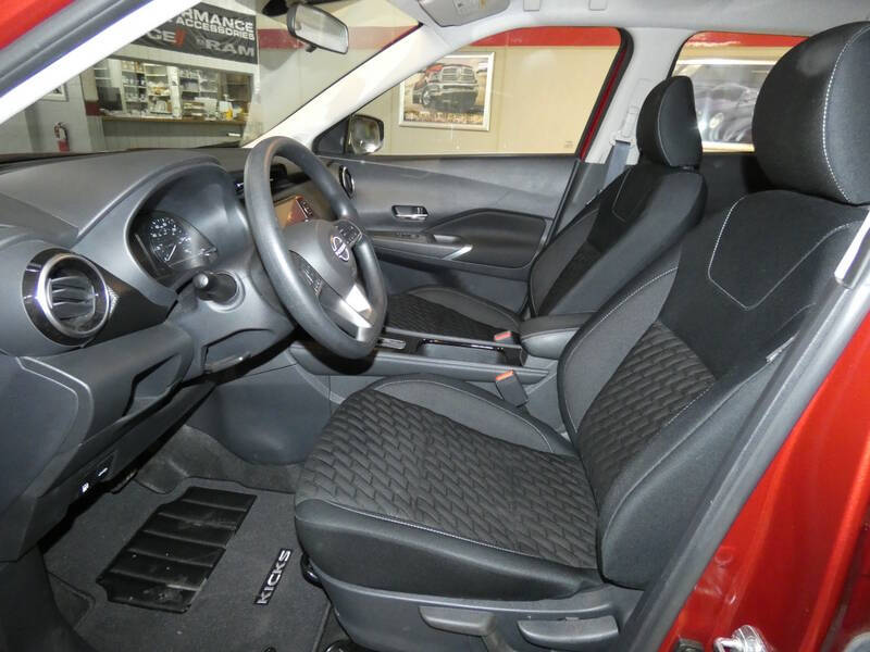 2023 Nissan Kicks SV