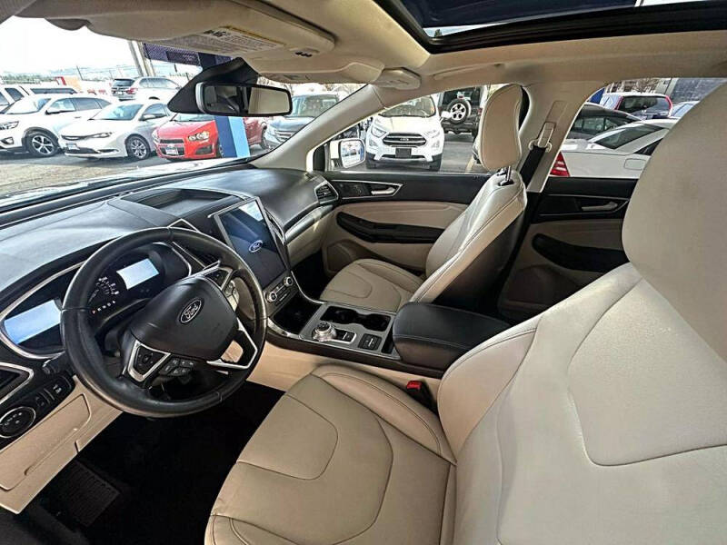 2021 Ford Edge Titanium