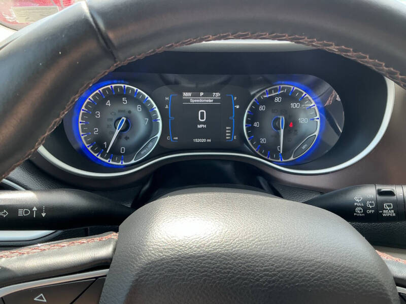 2017 Chrysler Pacifica Touring-L