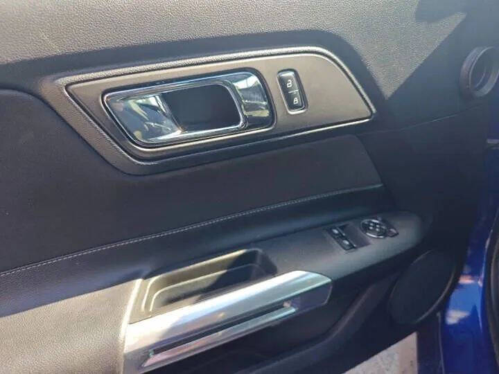 2016 Ford Mustang V6