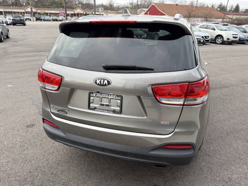 2017 Kia Sorento LX