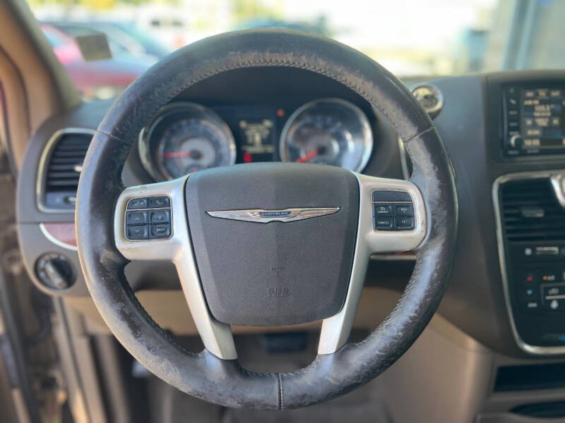 2015 Chrysler Town and Country Touring-L