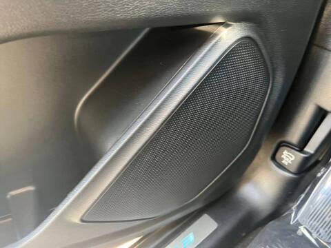 2023 Ford Explorer Hybrid Platinum