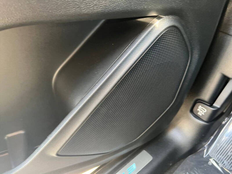 2023 Ford Explorer Hybrid Platinum