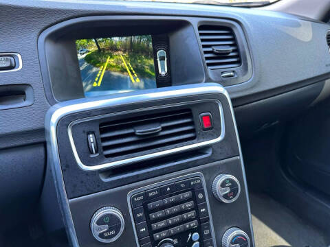 2015 Volvo V60 Cross Country T5