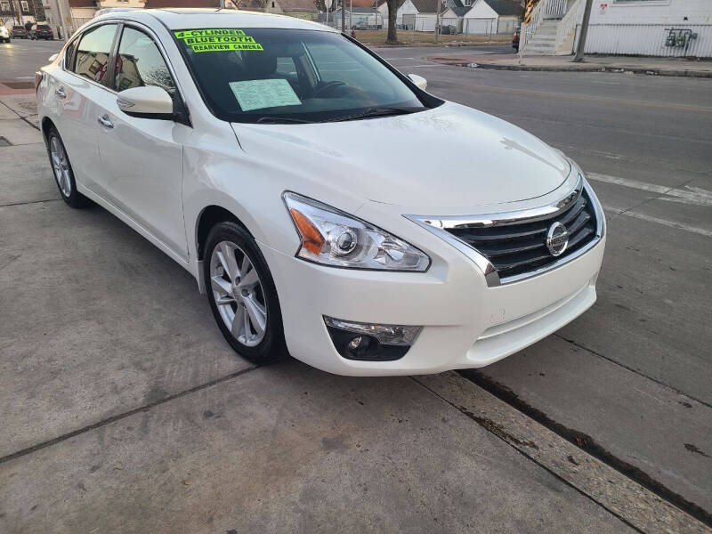 2013 Nissan Altima for sale at Lake City Automotive in Milwaukee WI