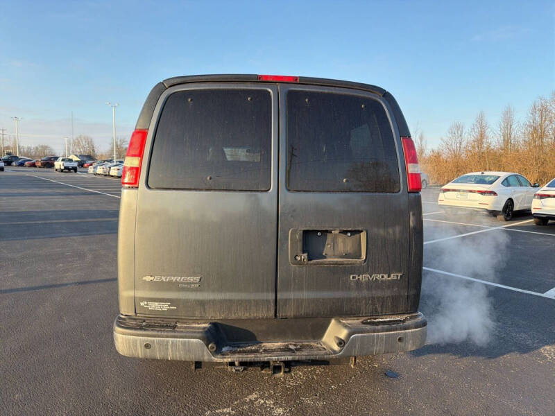 2016 Chevrolet Express LT 2500