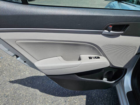 2018 Hyundai Elantra