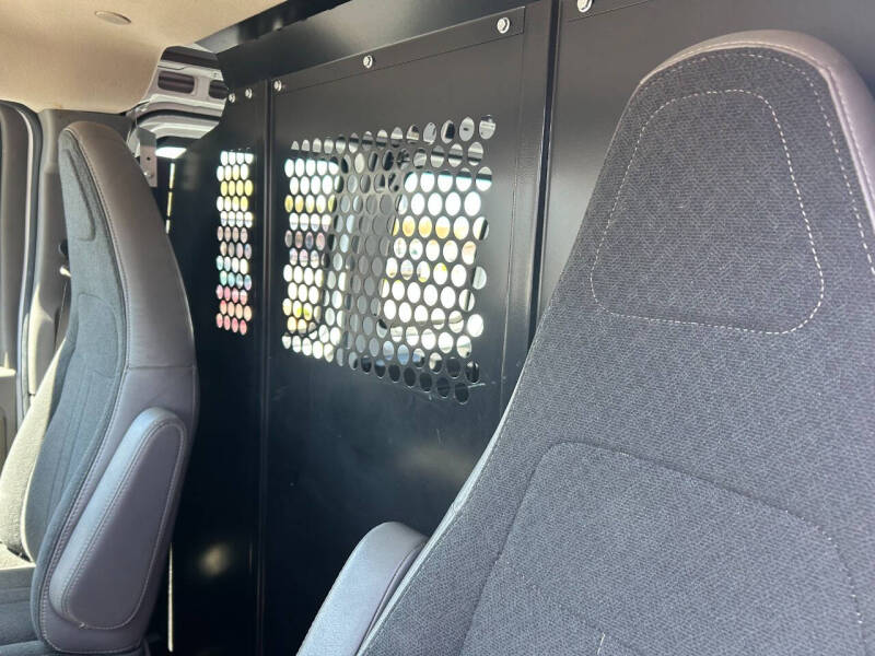 2023 GMC Savana 2500