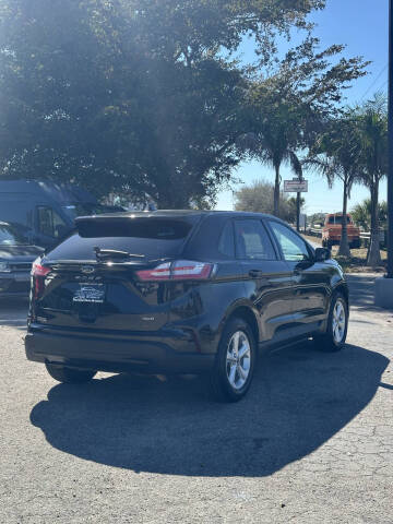 2022 Ford Edge SE