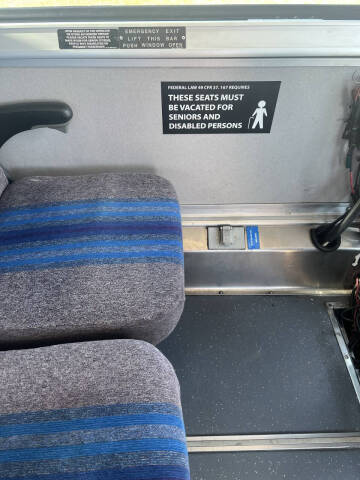 2004 Motor Coach Industries D4500