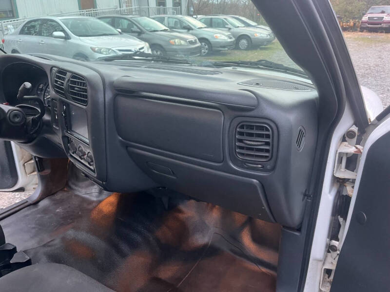 2003 Chevrolet S-10 Base photo 18