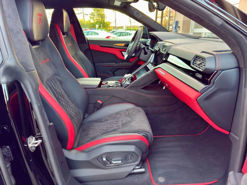 2024 Lamborghini Urus S