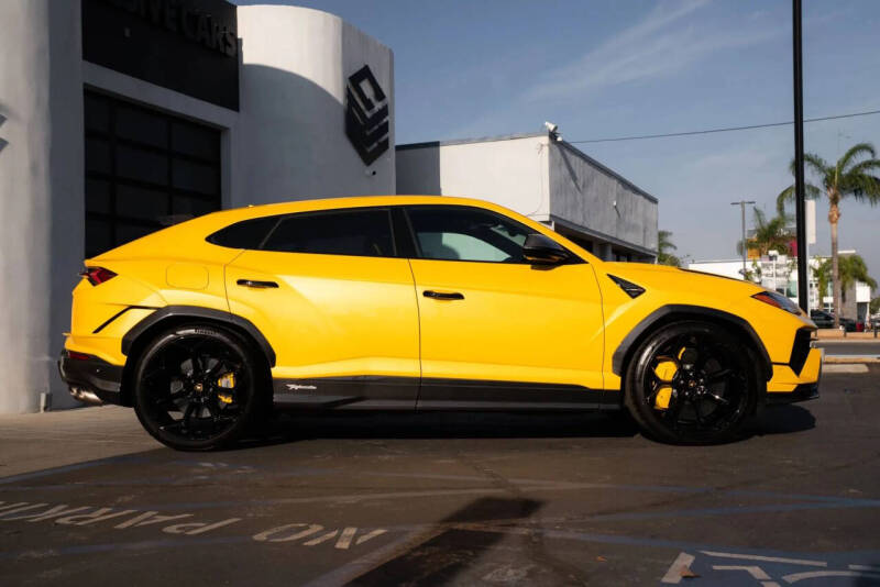 2024 Lamborghini Urus Performante