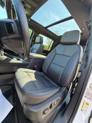 2024 Chevrolet Suburban RST