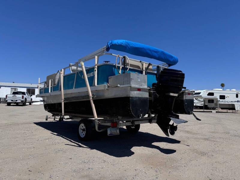 1989 Lowe Boats Pontoon 19
