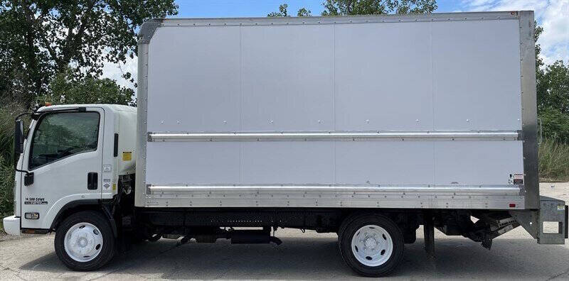 2019 Isuzu NPR HD