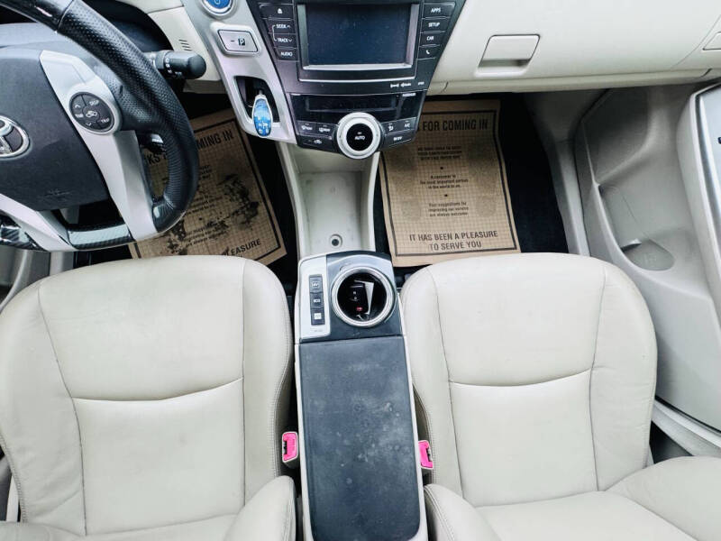 2012 Toyota Prius v Five