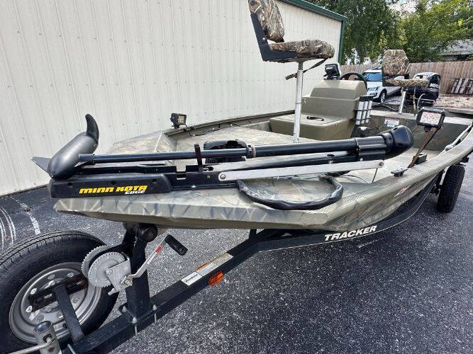 2017 Tracker Grizzly