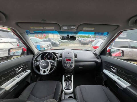 2012 Kia Soul +