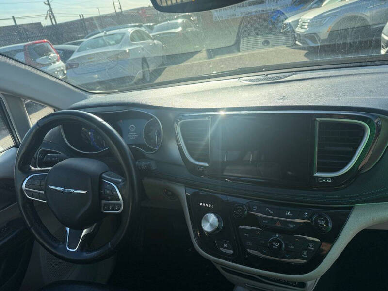 2021 Chrysler Pacifica Touring L