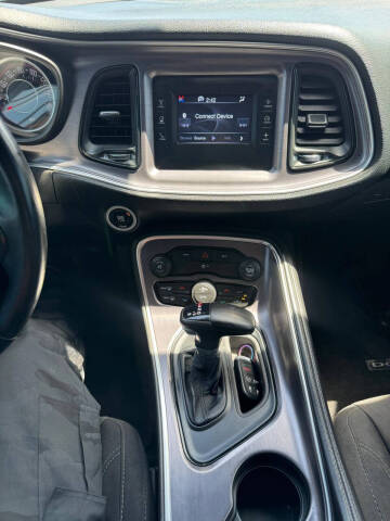 2015 Dodge Challenger SXT